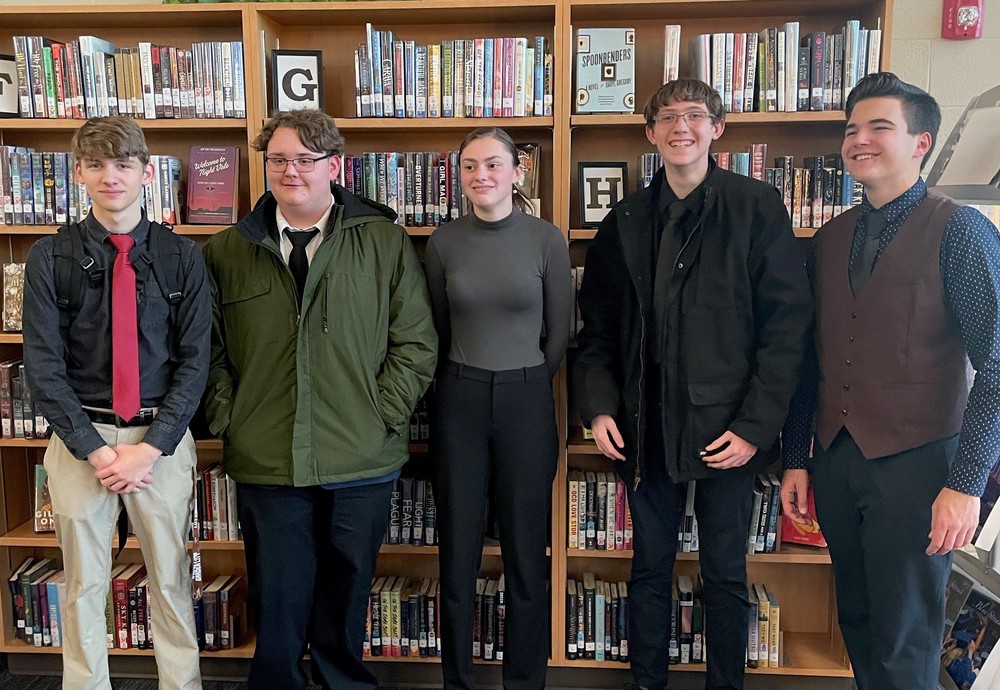GCHS Students Qualify For State Debate 